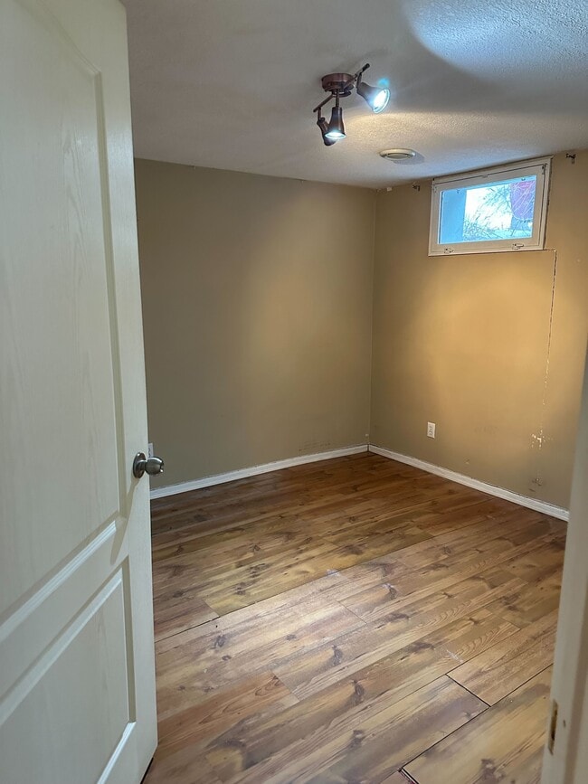 Building Photo - 11 Krivel Crescent