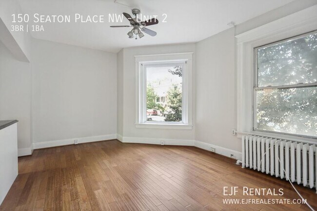 Foto del edificio - Unique Spacious Three Bedroom Apartment in...