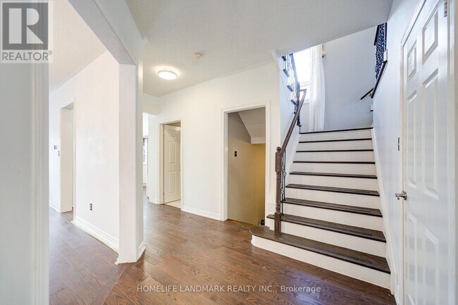 Photo du bâtiment - 2198 Arbourview Dr