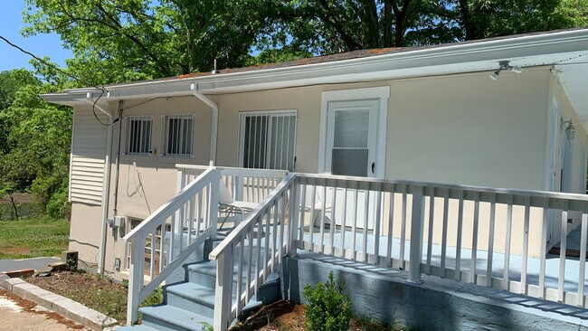 Foto del edificio - Room in House on E Cornwallis Rd