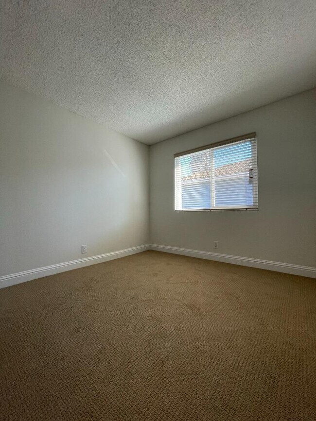 Building Photo - 1525 Timber Creek Dr