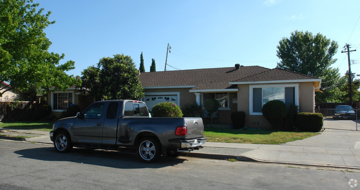 Primary Photo - 638-642 Jasper St