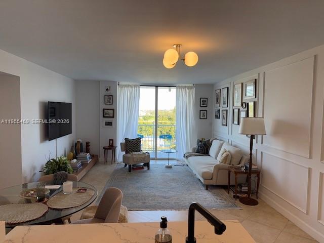 Foto del edificio - 2000 NE 135th St