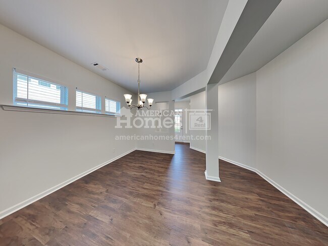 Building Photo - 1490 Aster Ives Drive
