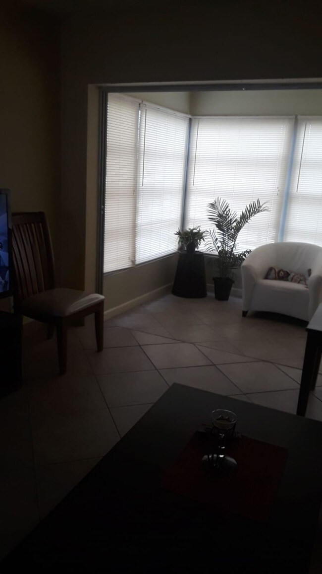 Foto del edificio - 2950 NW 46th Ave