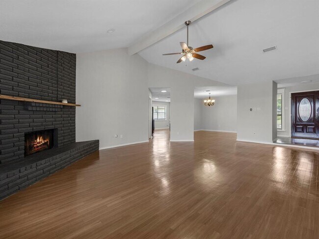 Foto del edificio - 22118 Pearl Lake Dr