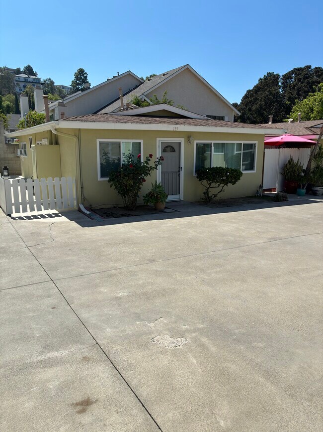 Building Photo - 139 S Solana Dr
