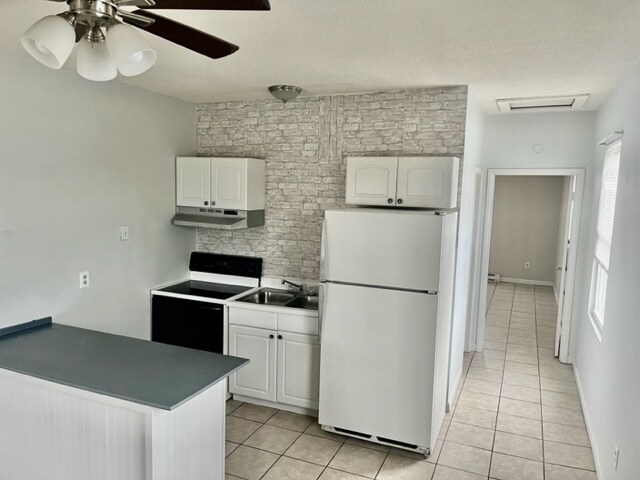 Kitchen - 125 S Central Ave