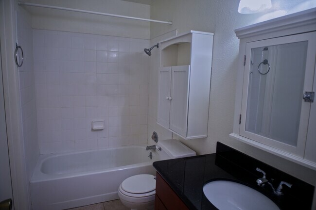 Foto del edificio - 8272 Center Pky