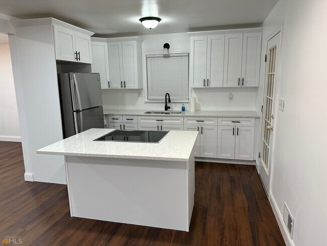 Foto del edificio - 1012 Fleetwood Cir SW