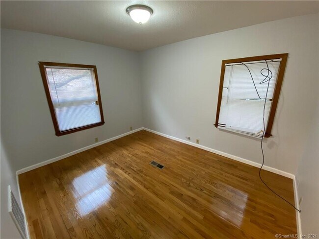 Building Photo - 112 Quinnipiac Ave