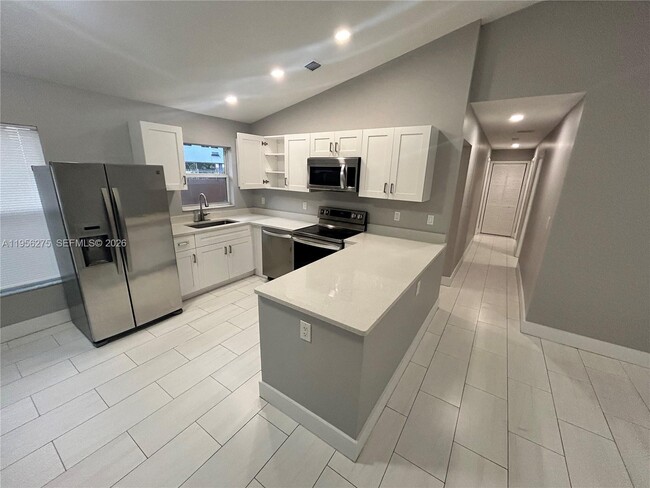 Foto del edificio - 1724 NW 1st Pl