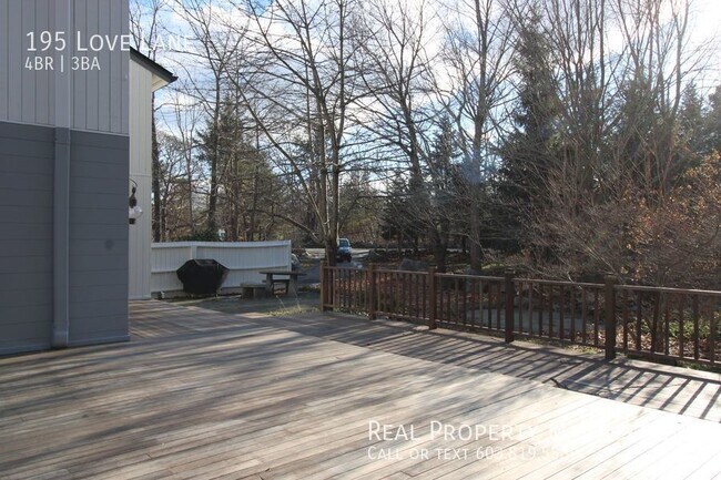 Building Photo - Stunning Rye Contemporary Home!