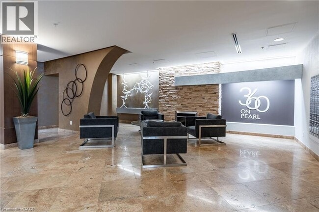 Building Photo - 360 Pearl St