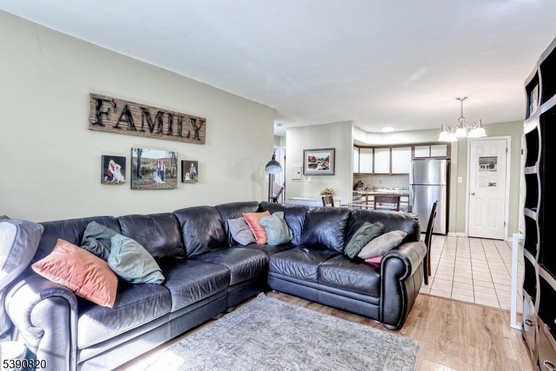 Foto del edificio - 2400 NE 10th St