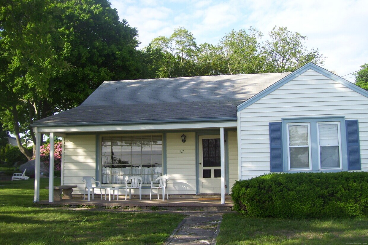Primary Photo - 67 Sound Breeze Ave