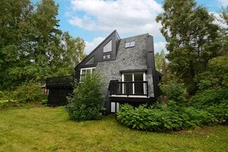 Building Photo - 10890 Walnut Cir