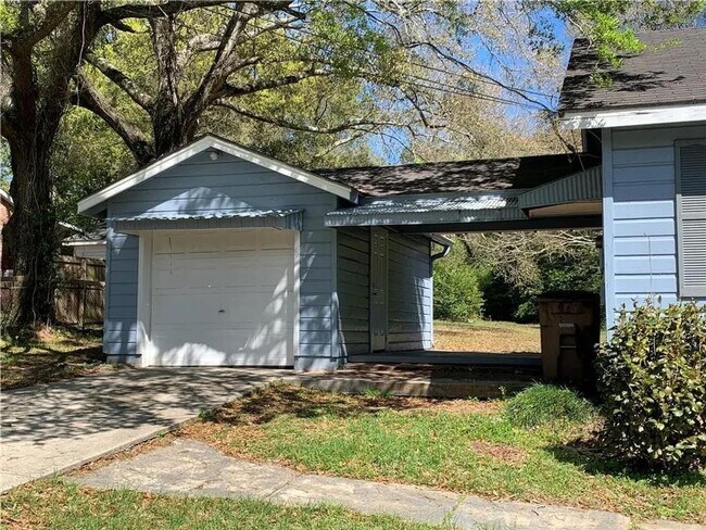 Building Photo - 1404 Stevens Ln