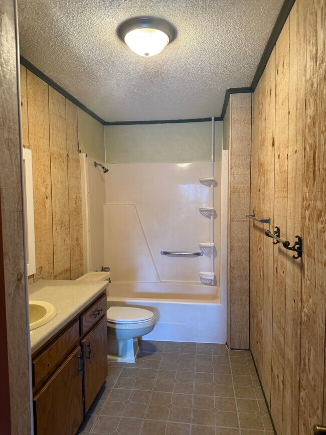 Building Photo - Oak Ridge Apartment