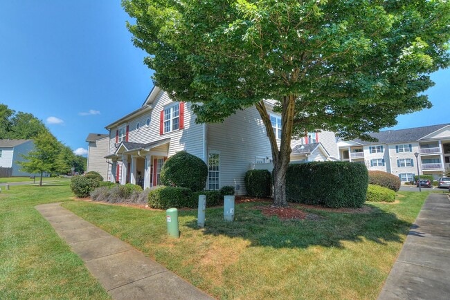 Building Photo - Beautiful 2 bed 2.5 bath Condo. Move-in Re...