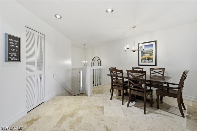 Building Photo - 27119 Oakwood Lake Dr