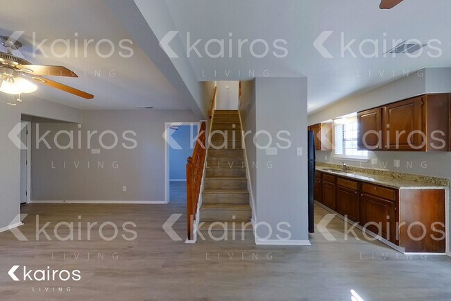 Foto del edificio - 2134 Woodnote