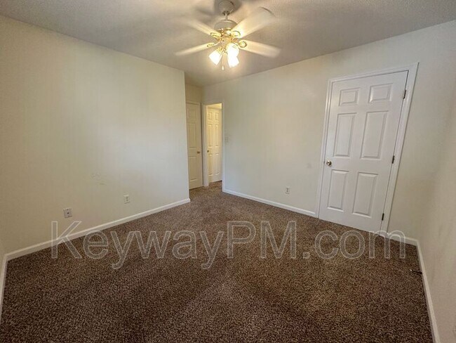 Building Photo - 3060 Abba Dr