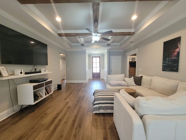 Building Photo - Stunning 4-Bedroom Home in Knights Landing...