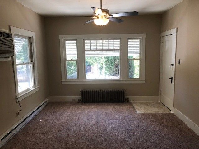 Foto del edificio - Large 1 Bedroom 1 Bathroom Midtown Unit