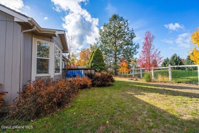 Building Photo - Coeur d' Alene Place!