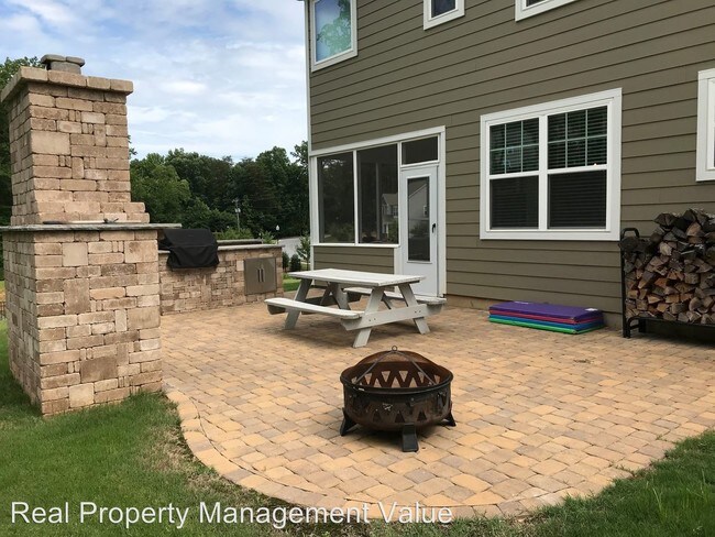 Building Photo - 5 br, 6 bath House - 124 Elk Shoal Lane