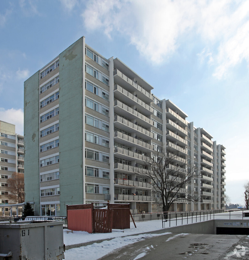 Primary Photo - Shoreline Towers - I & II