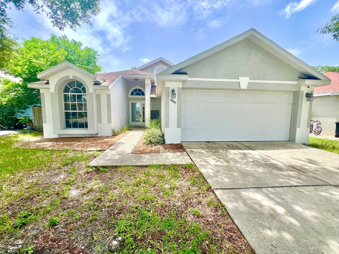 Foto principal - Great Location in New Port Richey w/ Hardw...