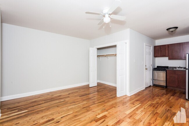Foto del edificio - 815 W Cornelia Ave