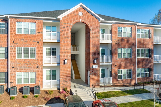 Building Exterior - The Garden at Wynslow Park II