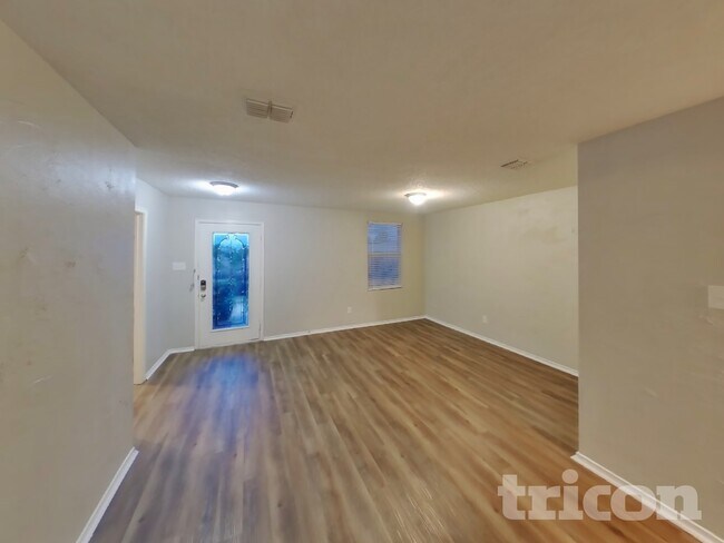 Foto del edificio - 2641 Bandera Pl