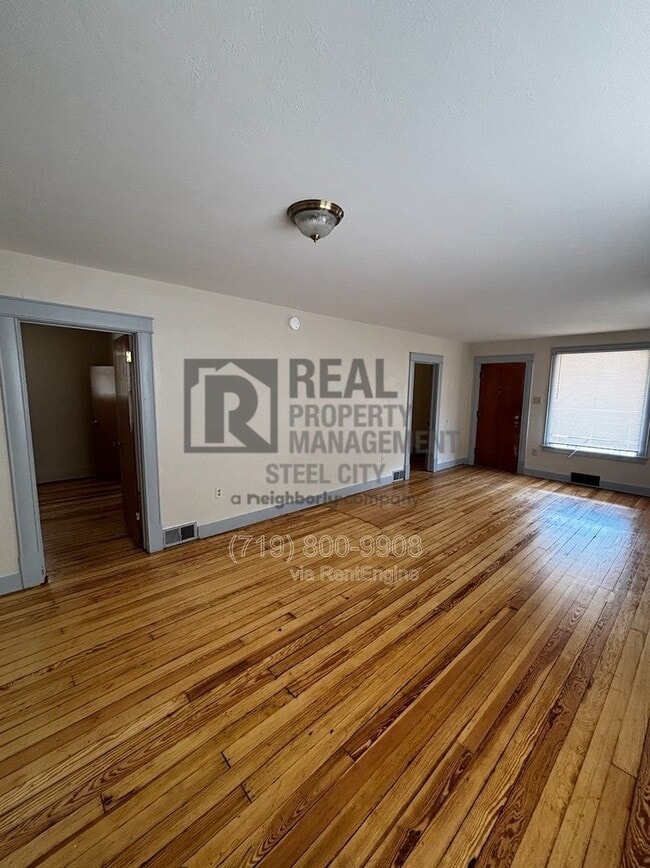 Foto del edificio - 1811 E Evans Ave