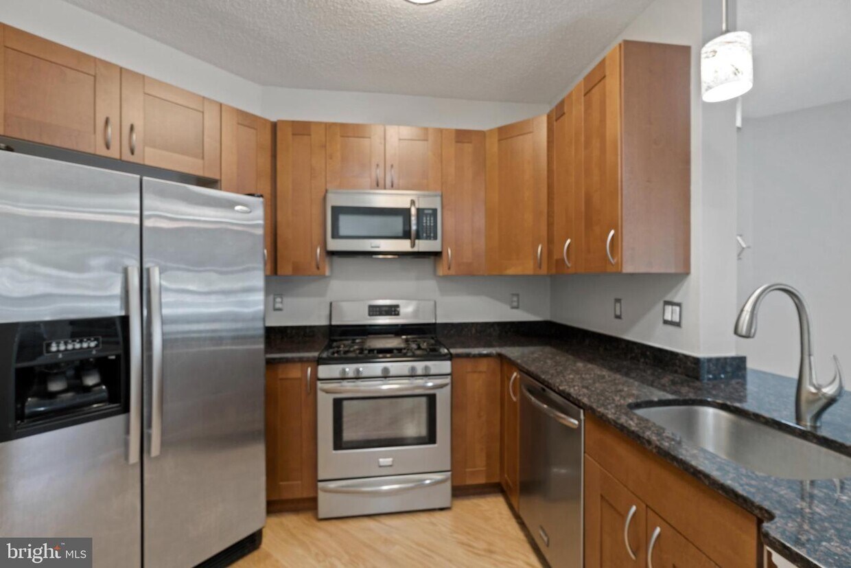 Foto principal - 14305 Climbing Rose Way