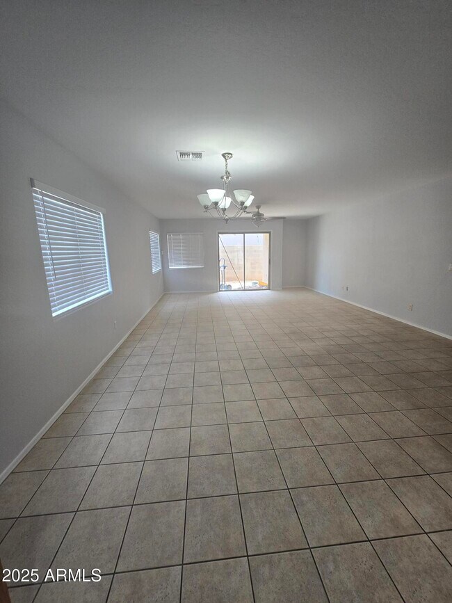 Foto del edificio - 3727 W Carson Rd