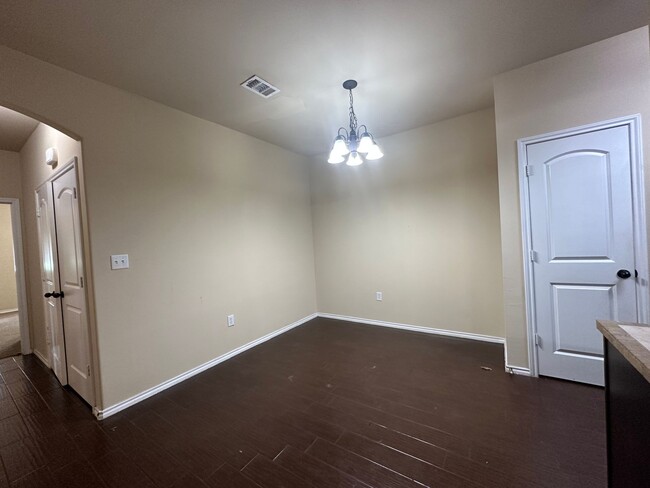 Foto del edificio - Townhome for rent