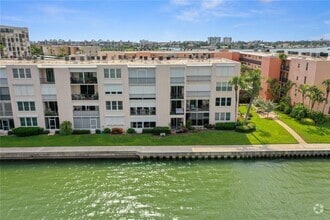 Building Photo - 7645 Sun Island Dr S