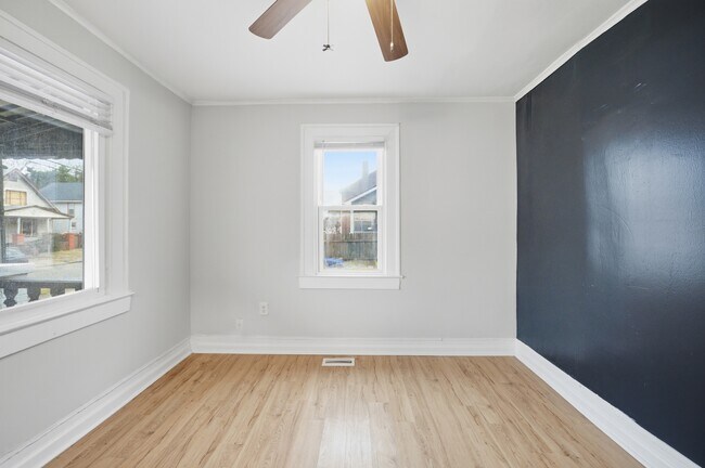 Building Photo - 829 22nd St