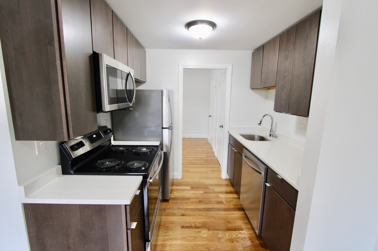 Forest Avenue Residence - Forest Avenue Residence