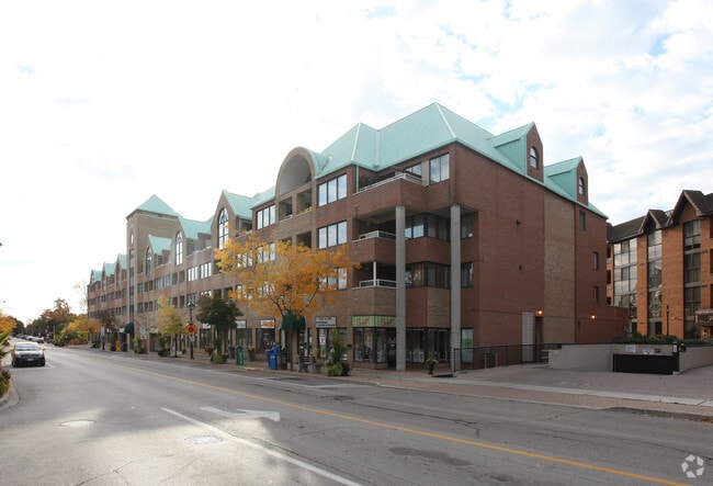 Stone Boat Quay Condominiums