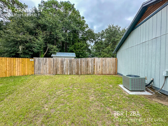 Building Photo - 14 Orange Ct