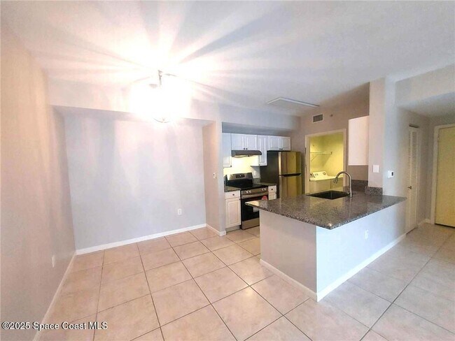 Foto del edificio - 5095 Fairways Cir