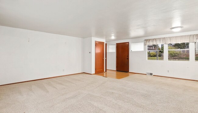 Building Photo - 236 Farallone Ave