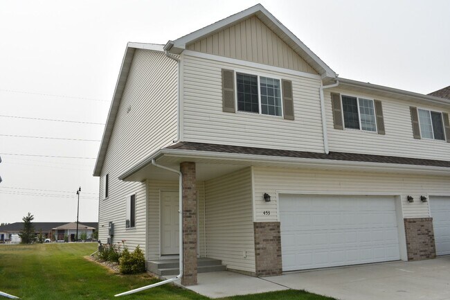 Foto del edificio - 3 Bed 3 Bath Twinhome Available!