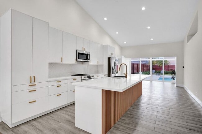 Foto del edificio - 11175 Jasmine Hill Cir