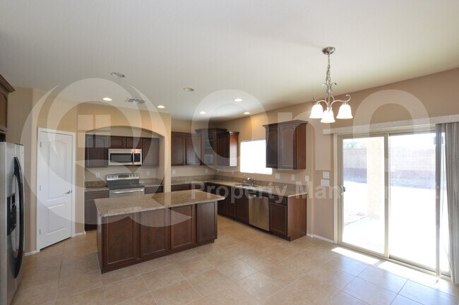 Foto del edificio - 9551 W Harmony Ln